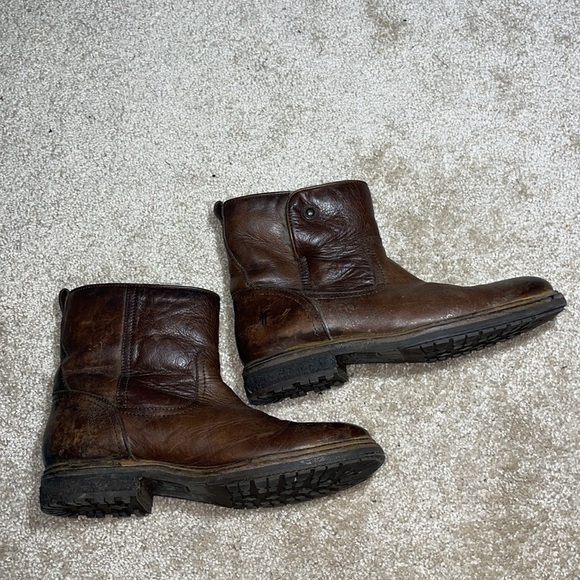 Frye MARA BUTTON SHORT boots - Picture 5 of 10